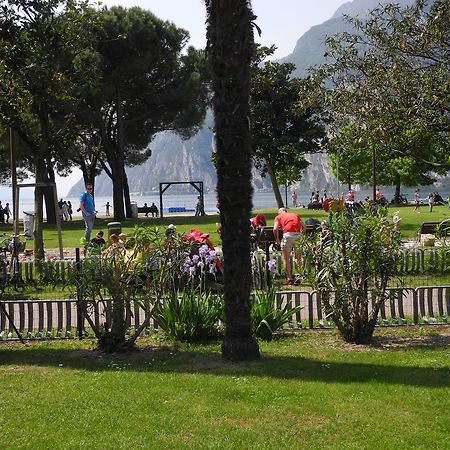 Annabella Appartement Riva del Garda Buitenkant foto